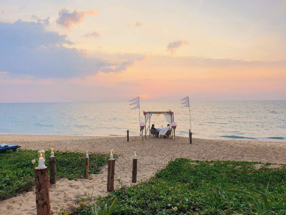 Estella Phuket Mai Khao Beach Resort 60/66