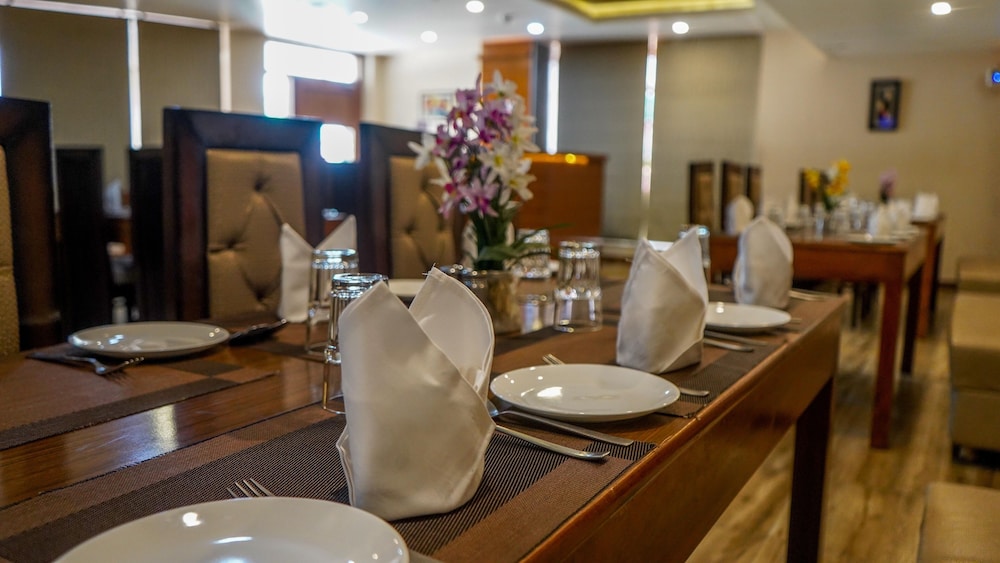 Hotel Jsr Continental 33/50