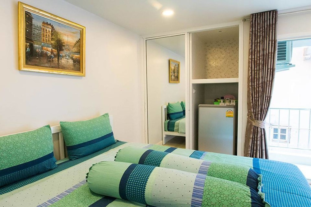 Parvena Hotel 48/64