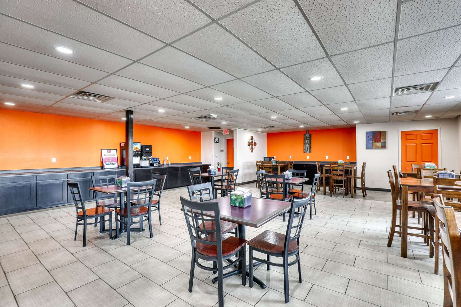 Econo Lodge Neenah 34/43
