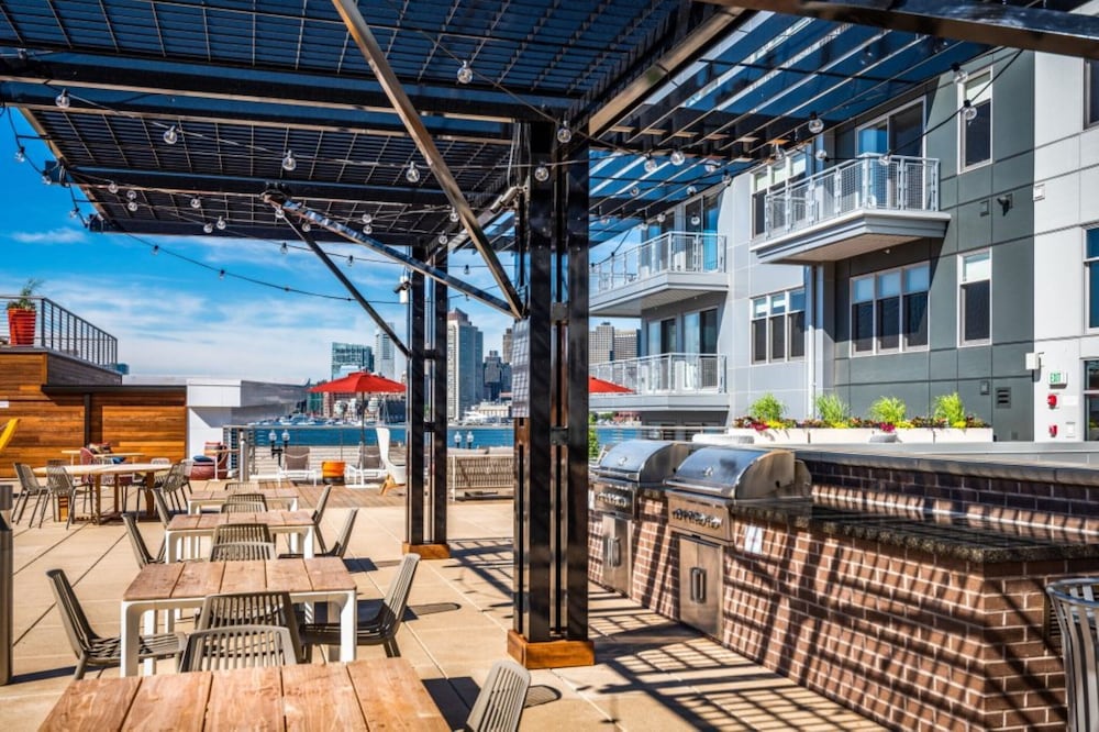 Global Luxury Suites East Boston 33/50