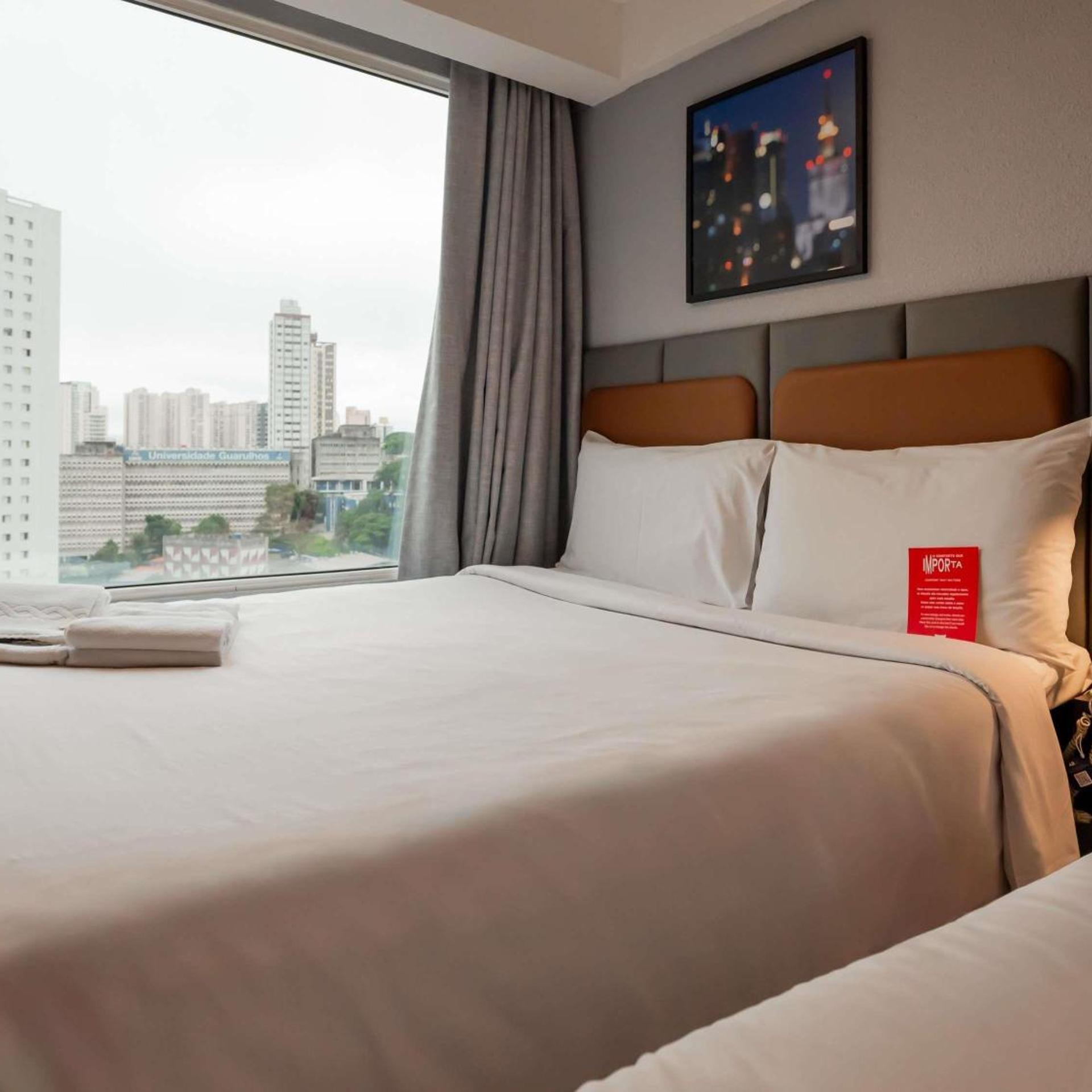 Room, Quadruple
