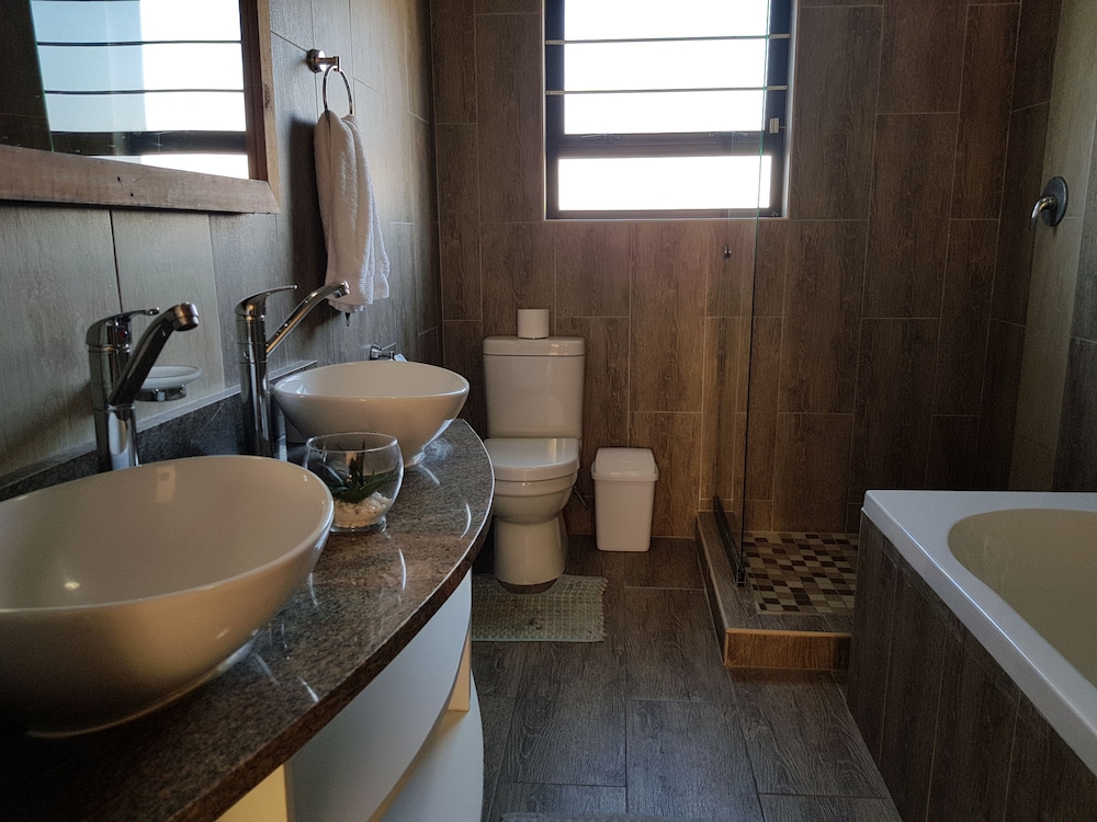 Seboa's Guesthouse 33/36