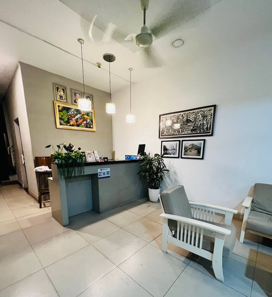 Jaya Inn 9/50