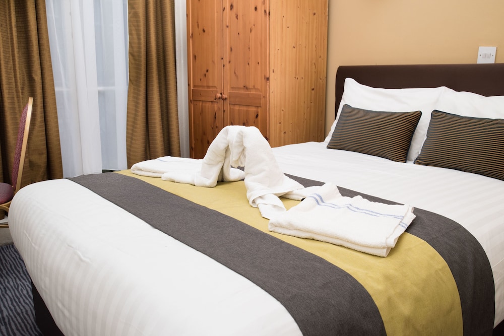 ROSE COURT HOTEL 13/49