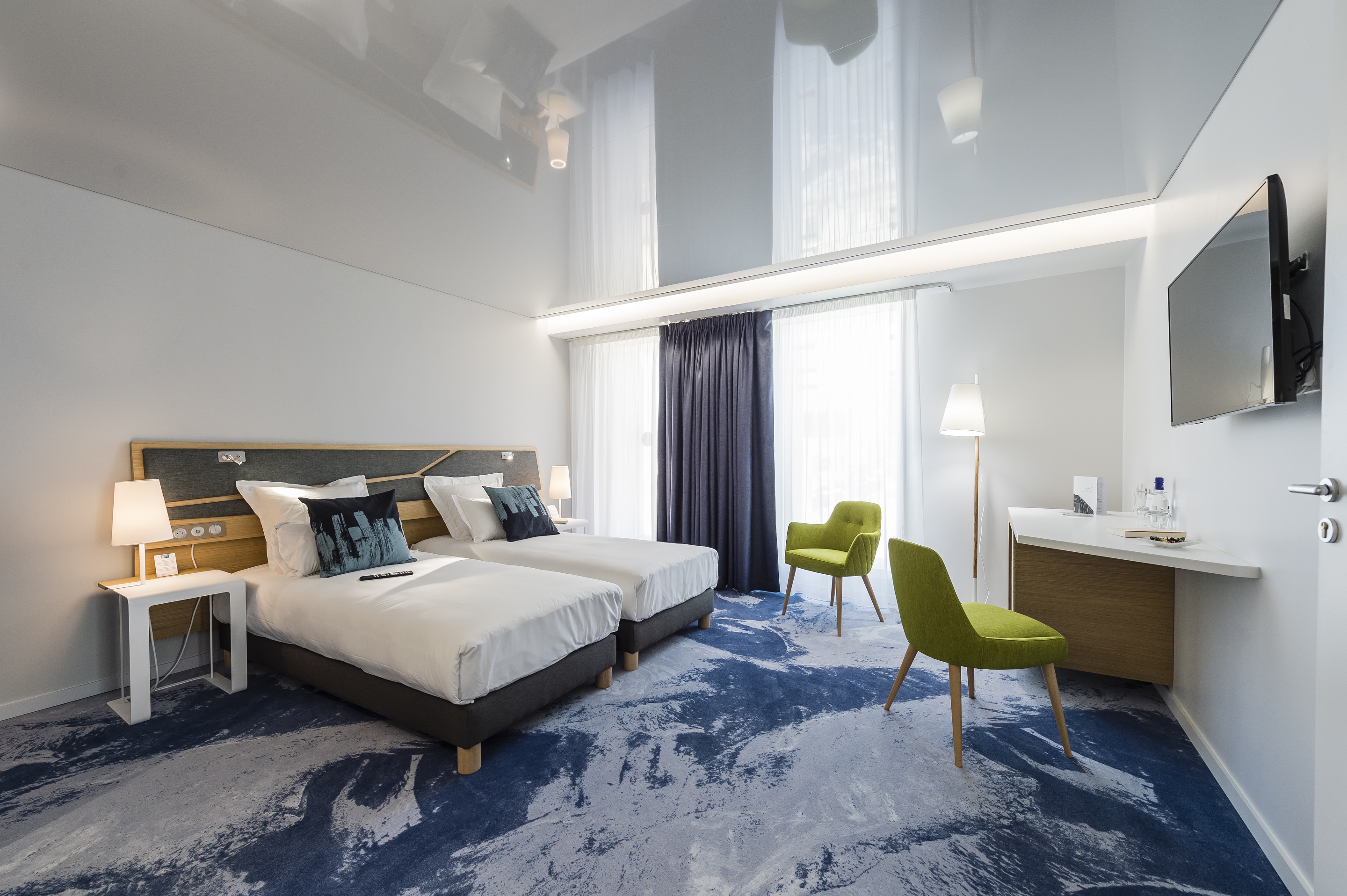 Urban, Chic, Standard, Accessible