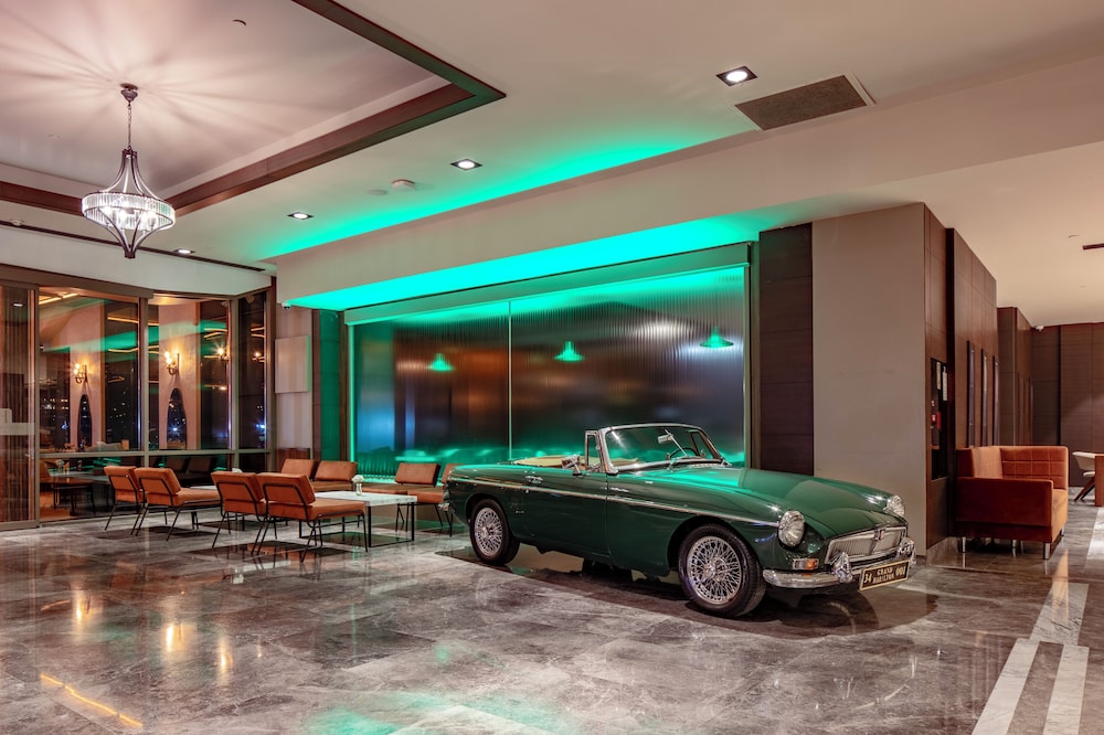 Grand Harilton Hotel 61/65
