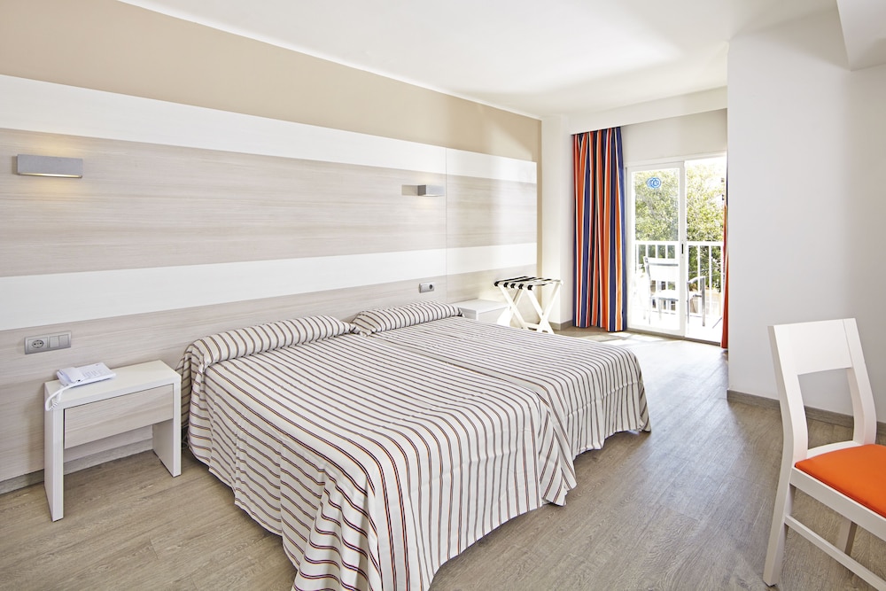 AHOI! Urban Beach Hotel 16/34