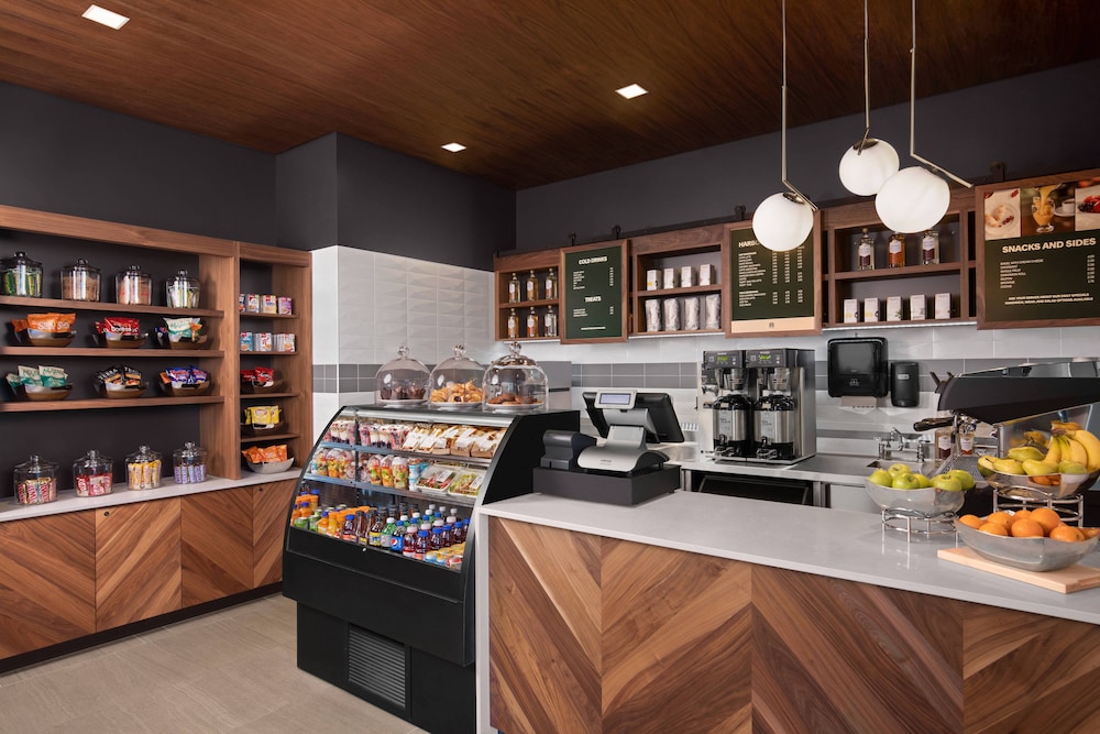 Delta Hotels By Marriott Thunder Bay 36/51