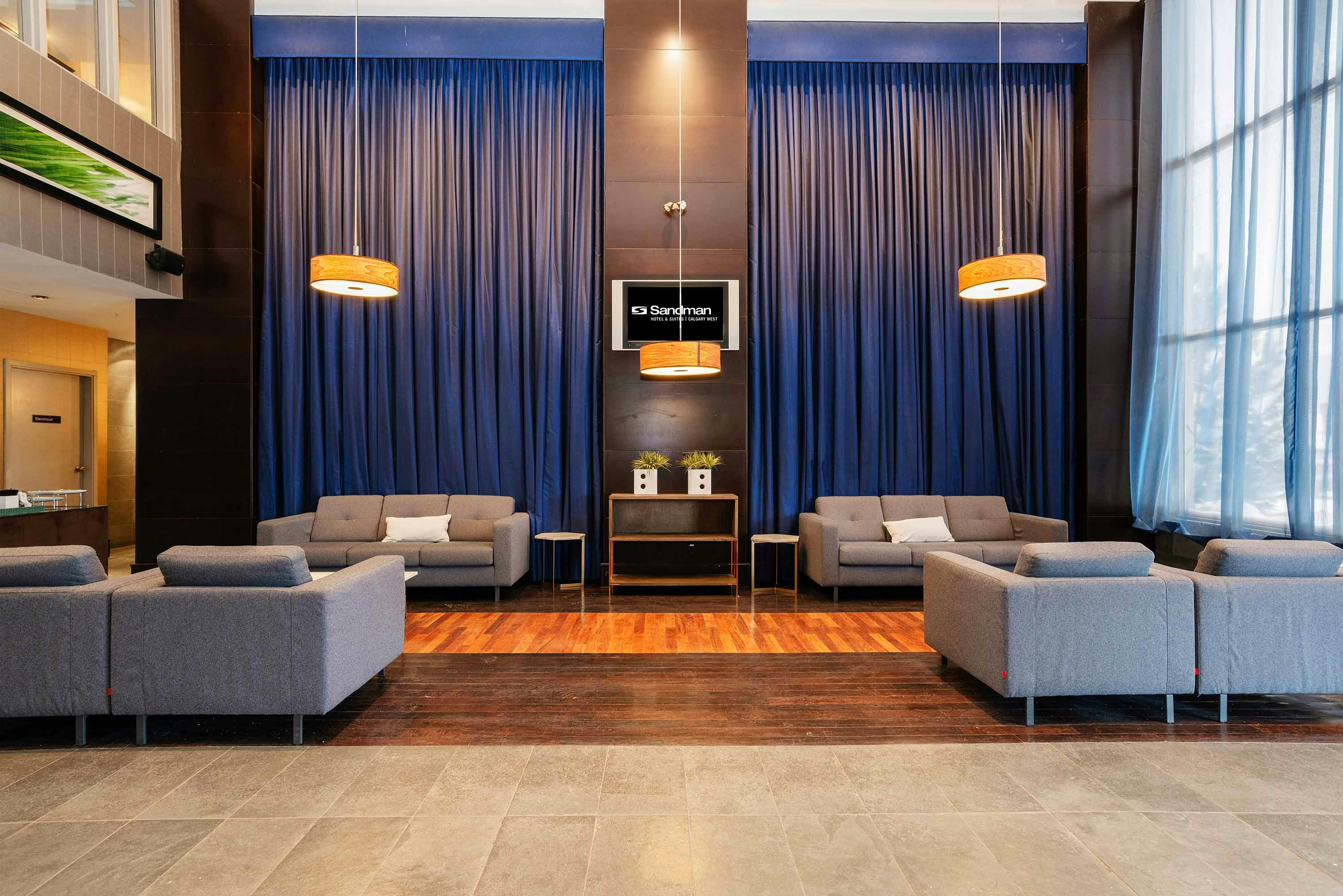 Sandman Hotel and Suites Calgary West 41/67