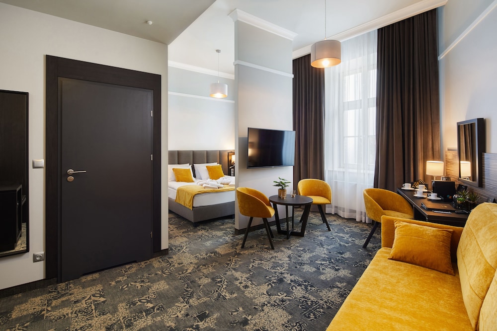 Hotel Estera 42/62