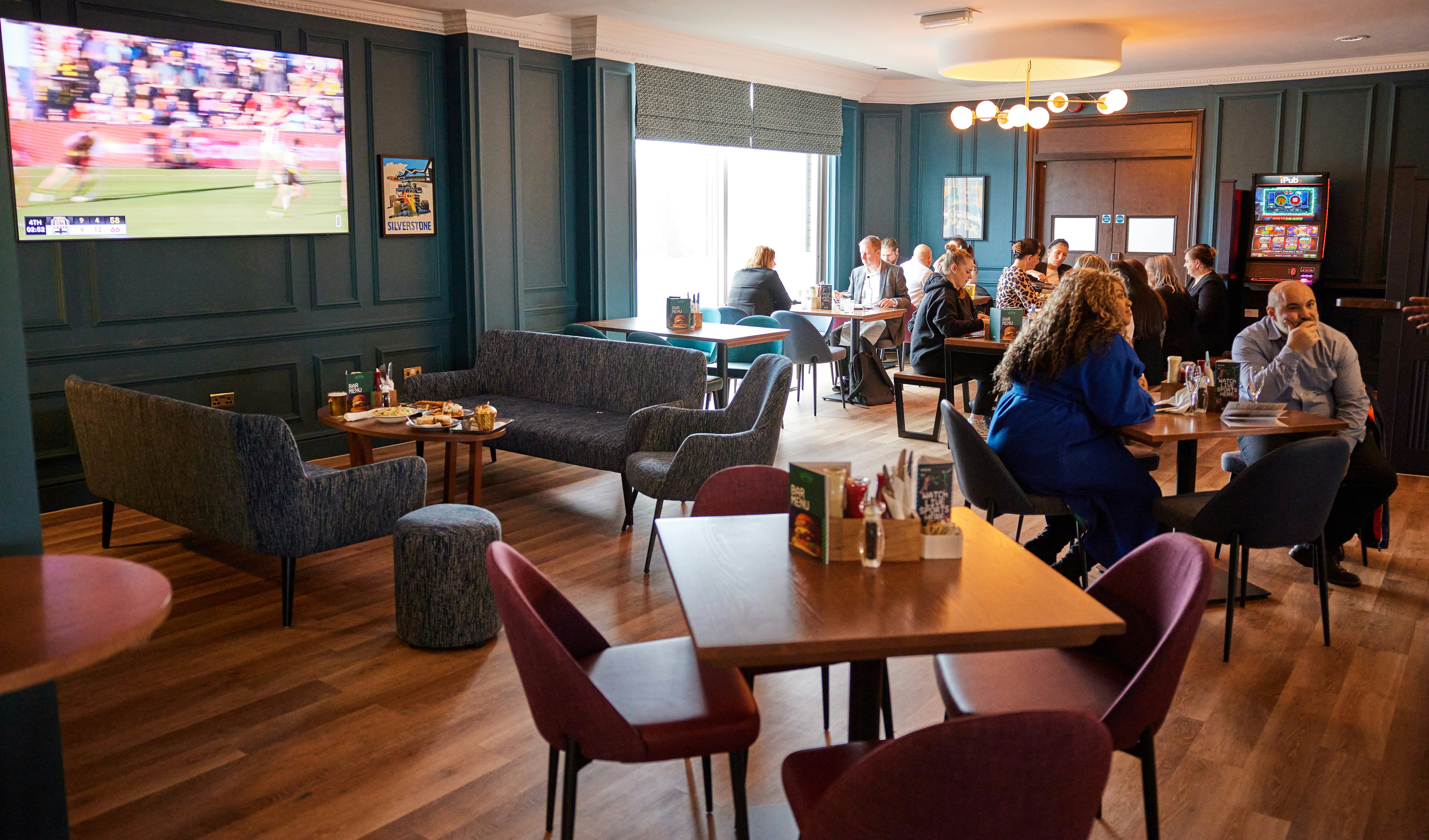 Thistle London Heathrow Terminal 5 Hotel 43/62
