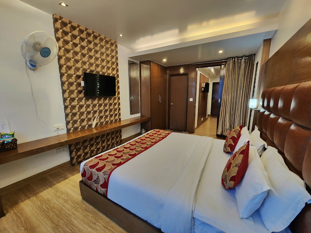Hotel Surya 10/50