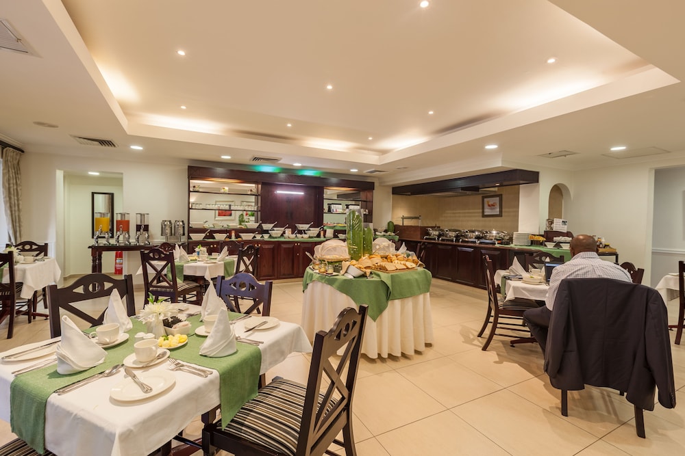 Courtyard Hotel Rosebank 41/47