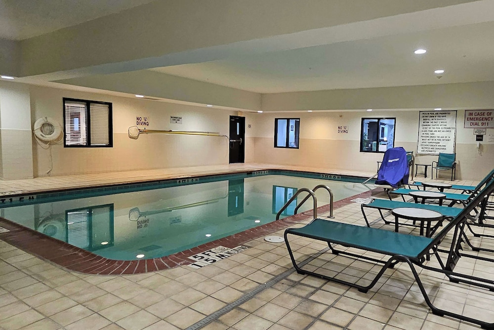 Ramada by Wyndham Burkburnett / Wichita Falls 41/65