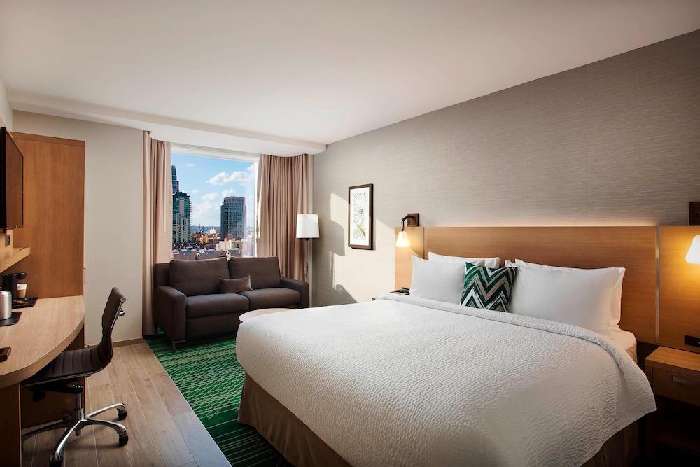 Courtyard by Marriott San Diego Gaslamp/Convention Center 7/37