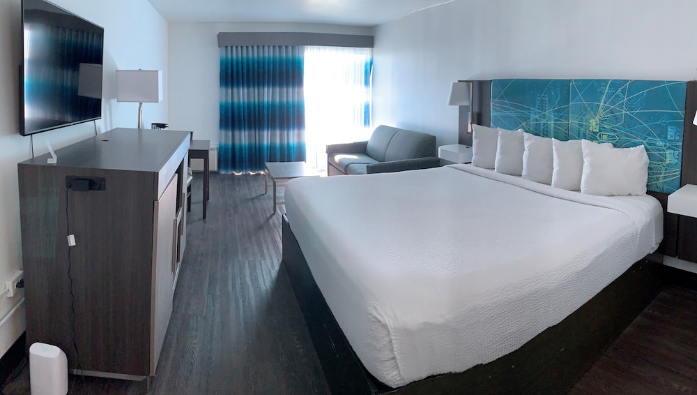 Tropical Seas Hotel 14/49