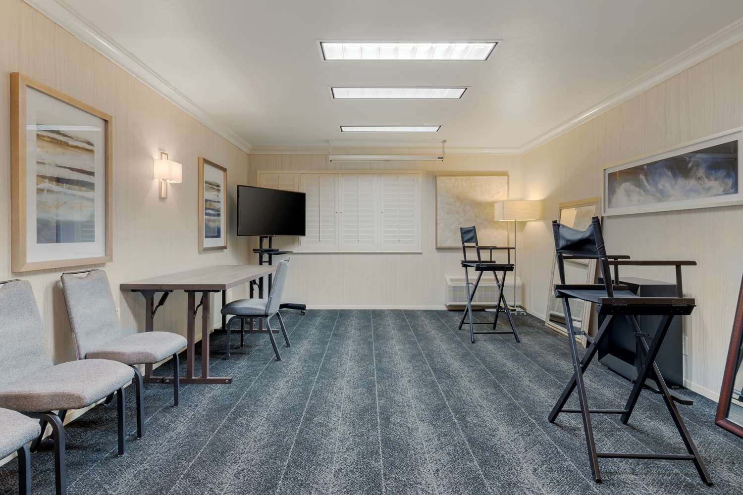 Best Western Plus Novato Oaks Inn 24/28