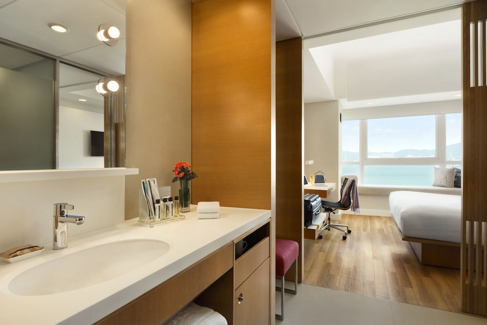 JEN Hong Kong by Shangri-La 66/68