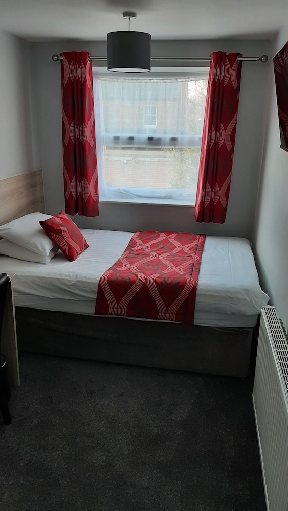 Sportsview Guest House 43/61