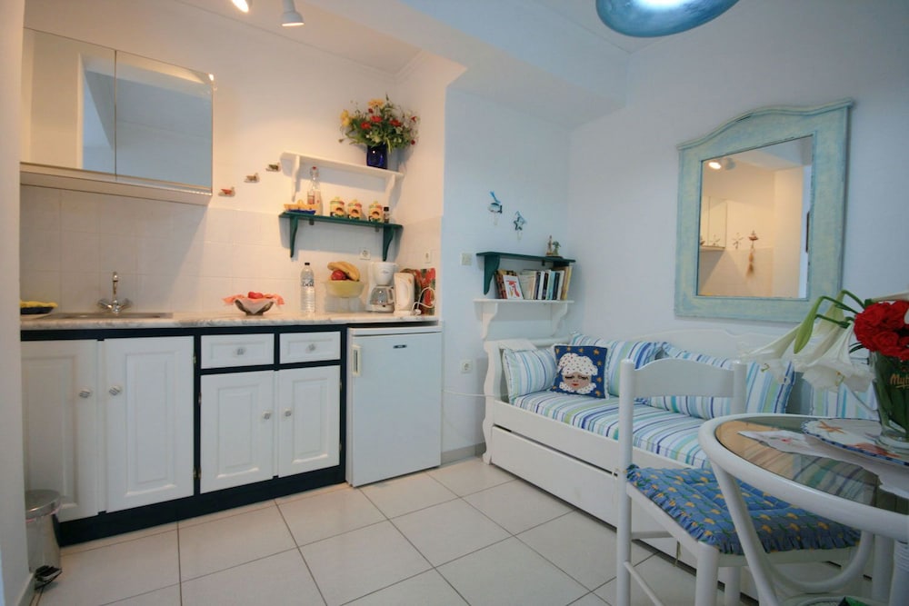 Leonardos Apartments 34/50