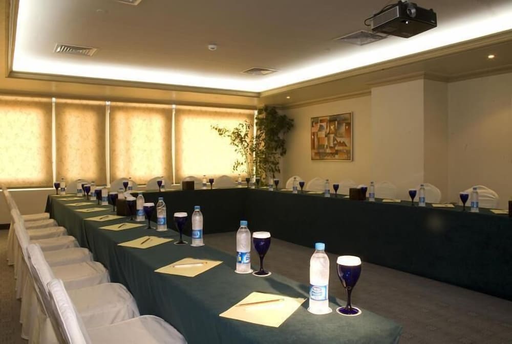فندق جولدن توليب الخبر كورنيش(Golden Tulip Al Khobar) 71/81