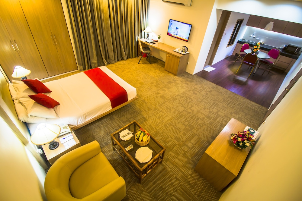 ASIA PACIFIC HOTEL 26/50