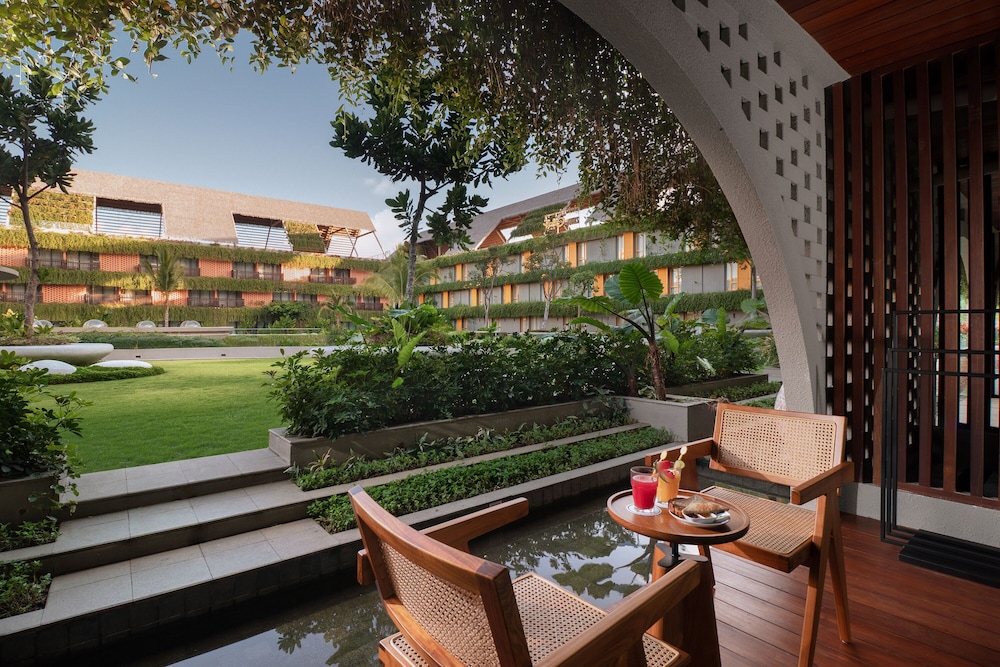 Beachwalk Residence 32/50