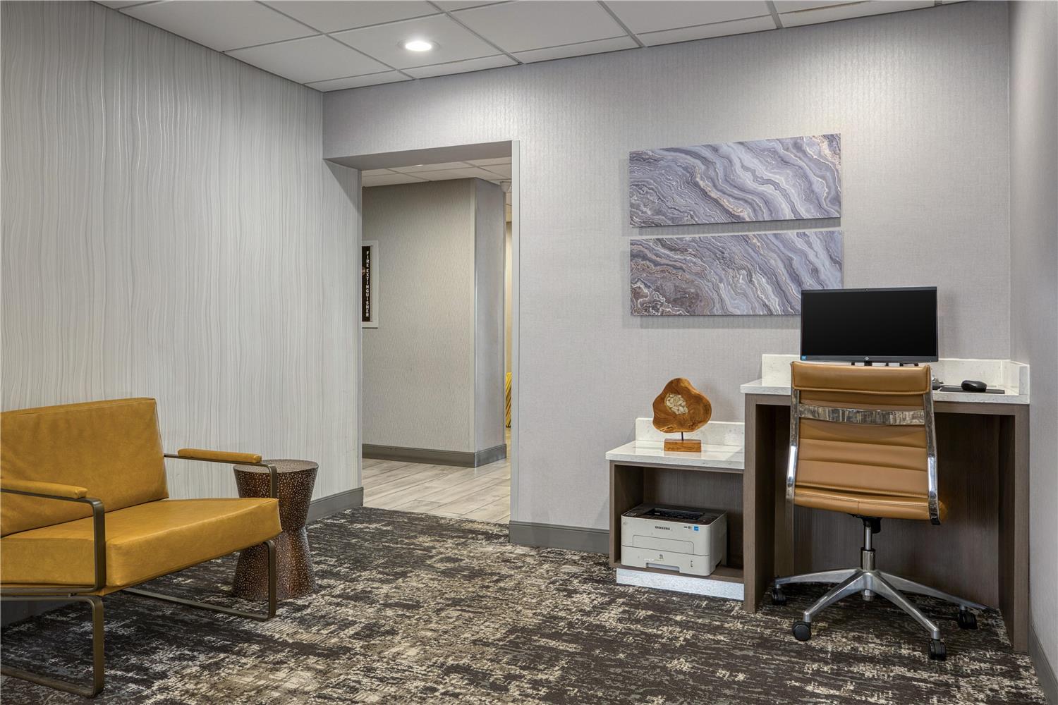 Surestay Plus Hotel By Best Western Chicago Lombard 28/36