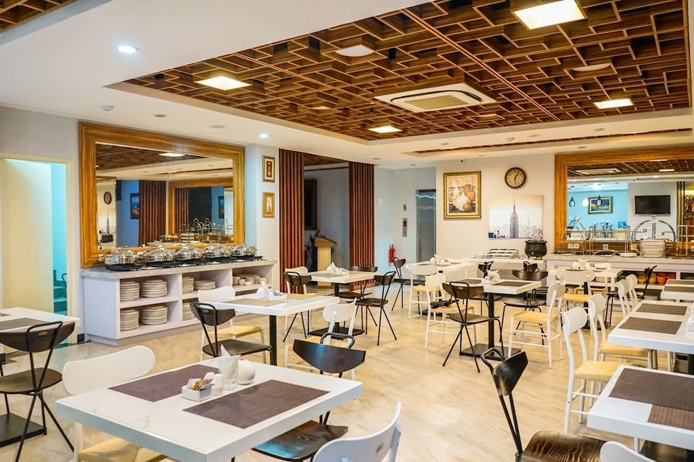 Hotel Dharmein Jakarta 53/58