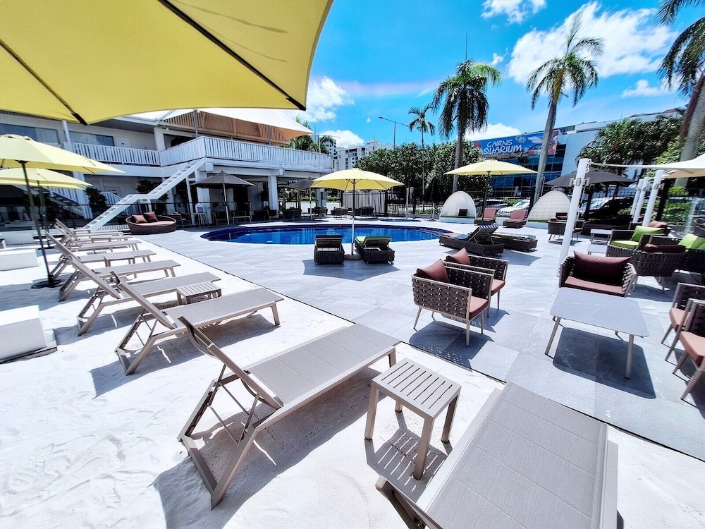 Ramada By Wyndham Cairns City Centre 40/50