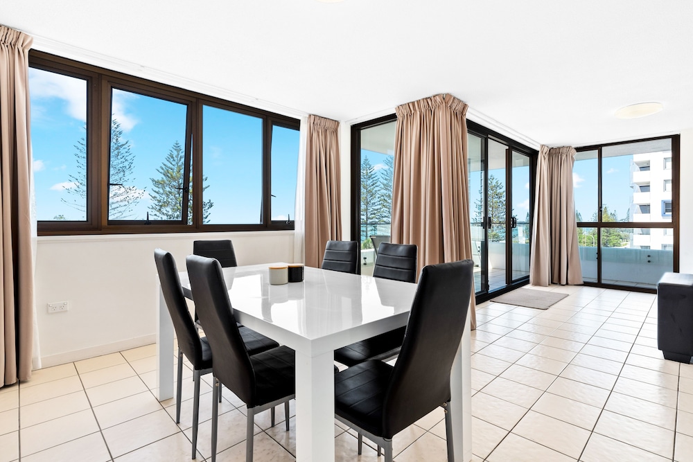 WINDWARD APARTMENTS 63/81