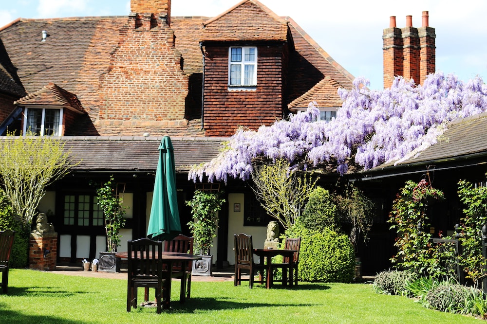 Marygreen Manor 58/66