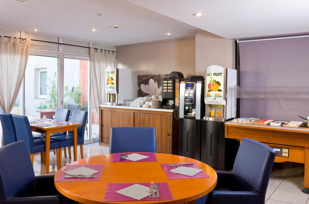 MADAME VACANCES- RESIDENCE LES CONSULS DE LA MER 19/29