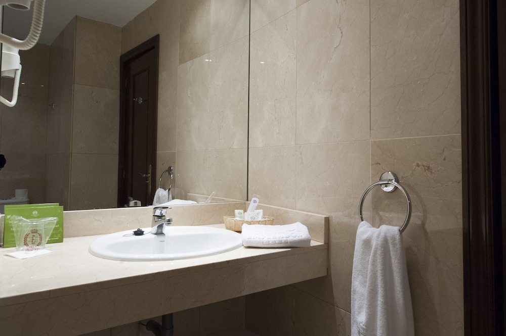 Emperador Hotel Madrid 48/50