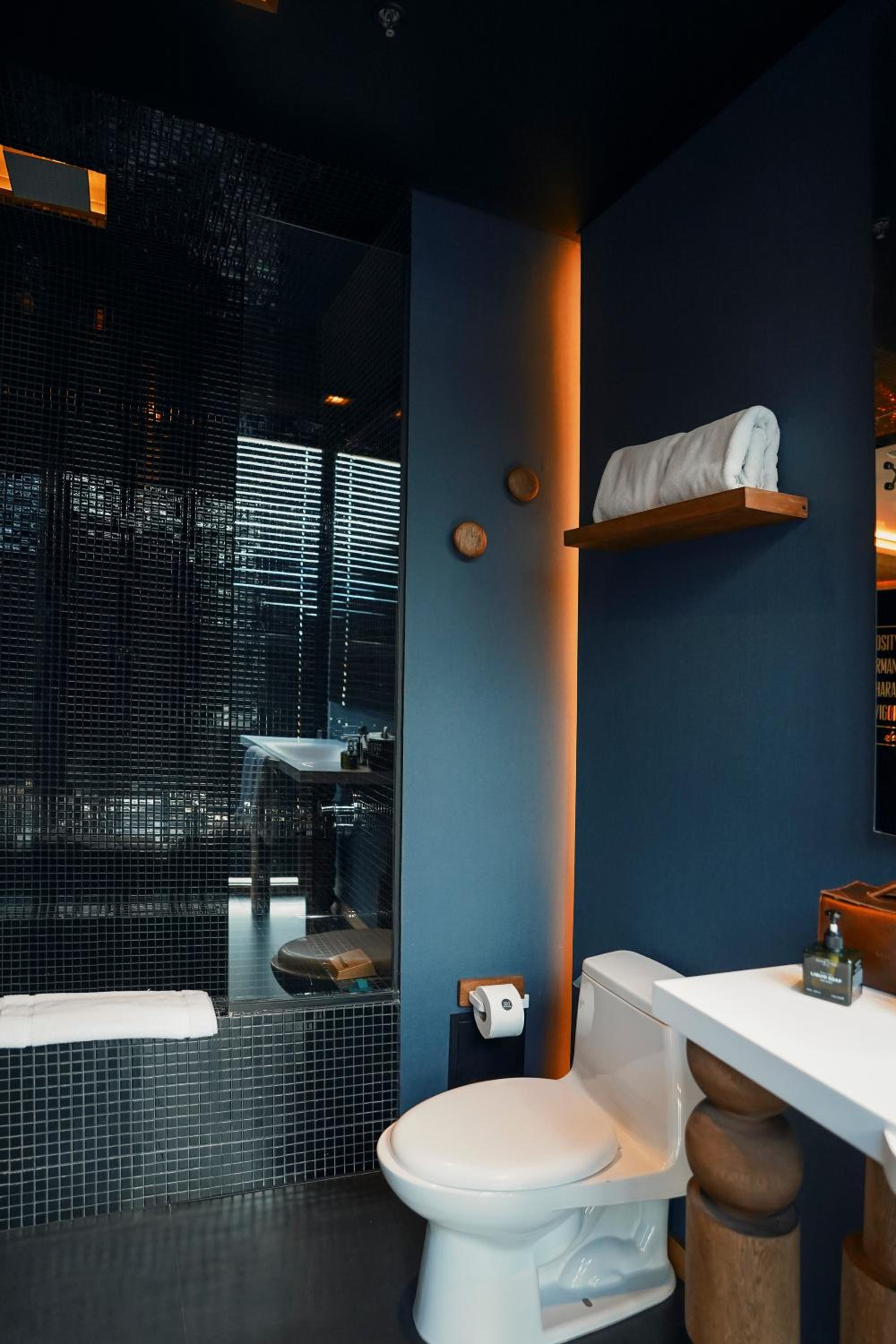 جناح سوبيريور بسرير كينج، The Click Clack Hotel 2/2