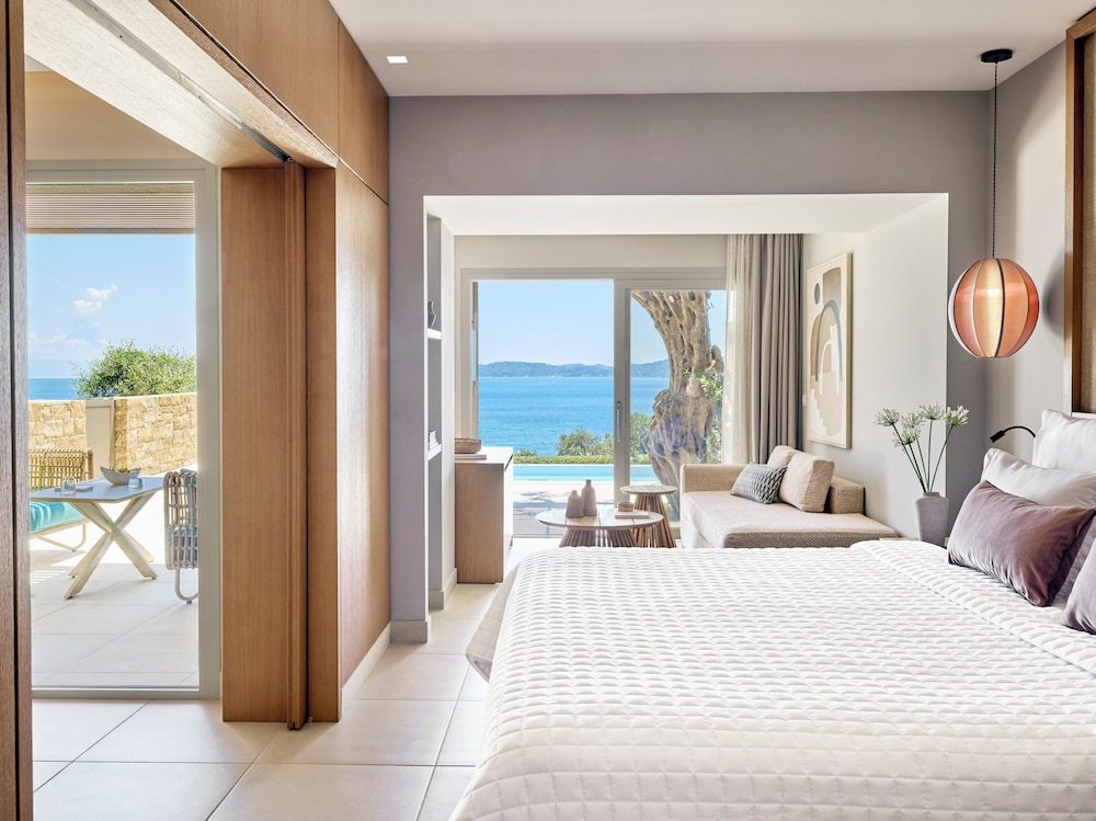 2 BEDROOMS, SUITE, BUNGALOW, PRIVATE POOL