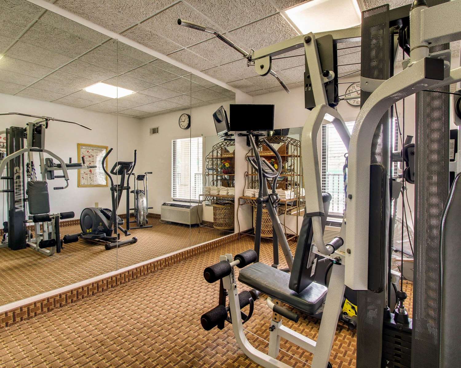 Quality Inn & Suites Clinton - Jackson West 17/28