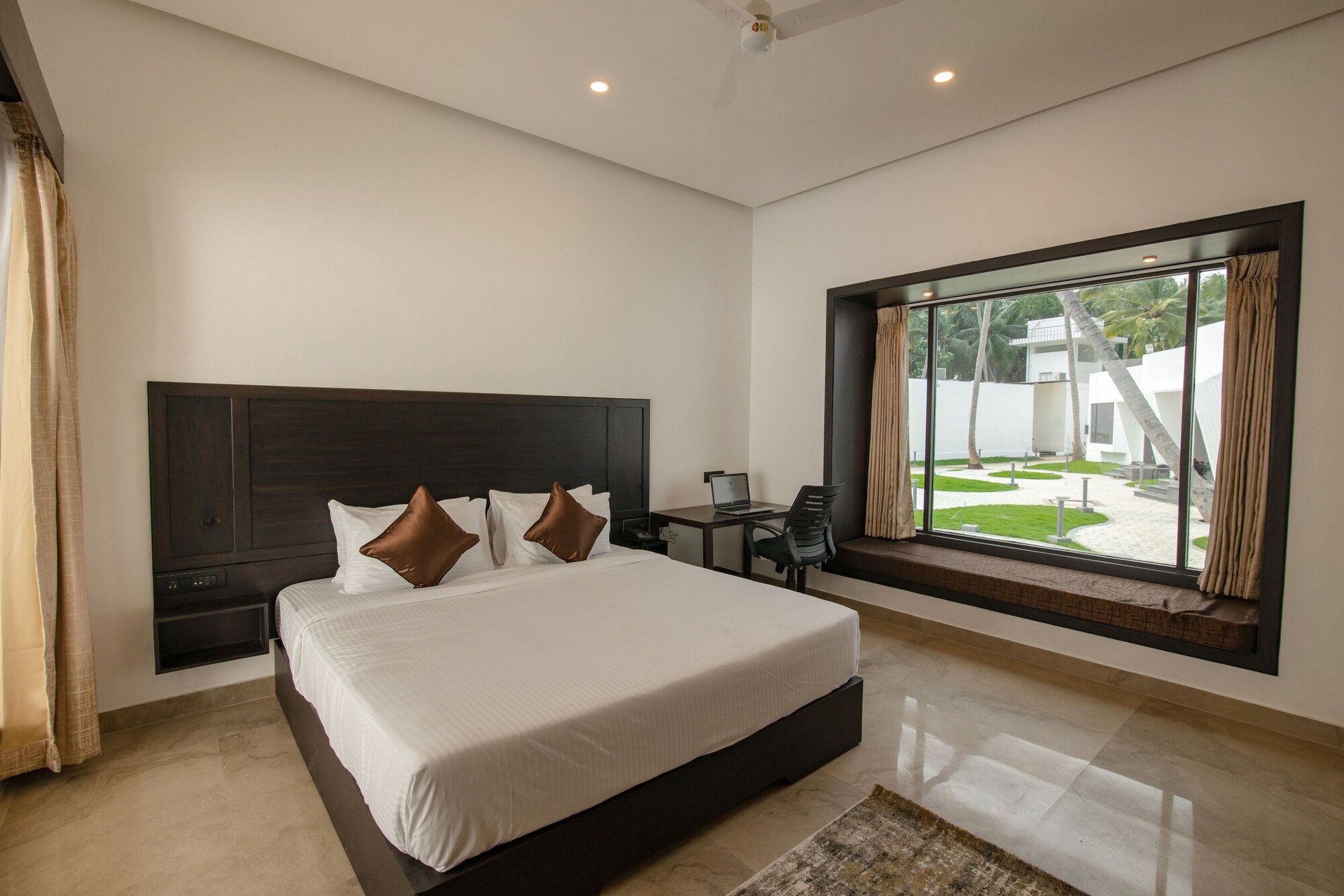 VILLA, KING BED, POOL VIEW, SMOKING