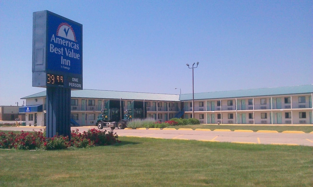 Americas Best Value Inn Lincoln photo4