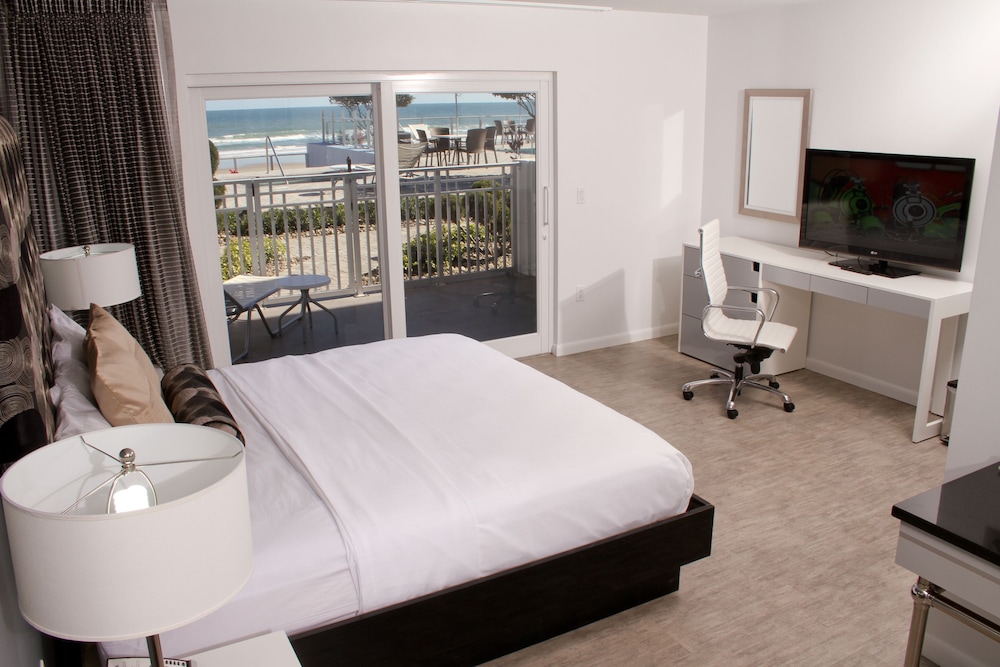 Lotus Boutique Inn Suites 26/57