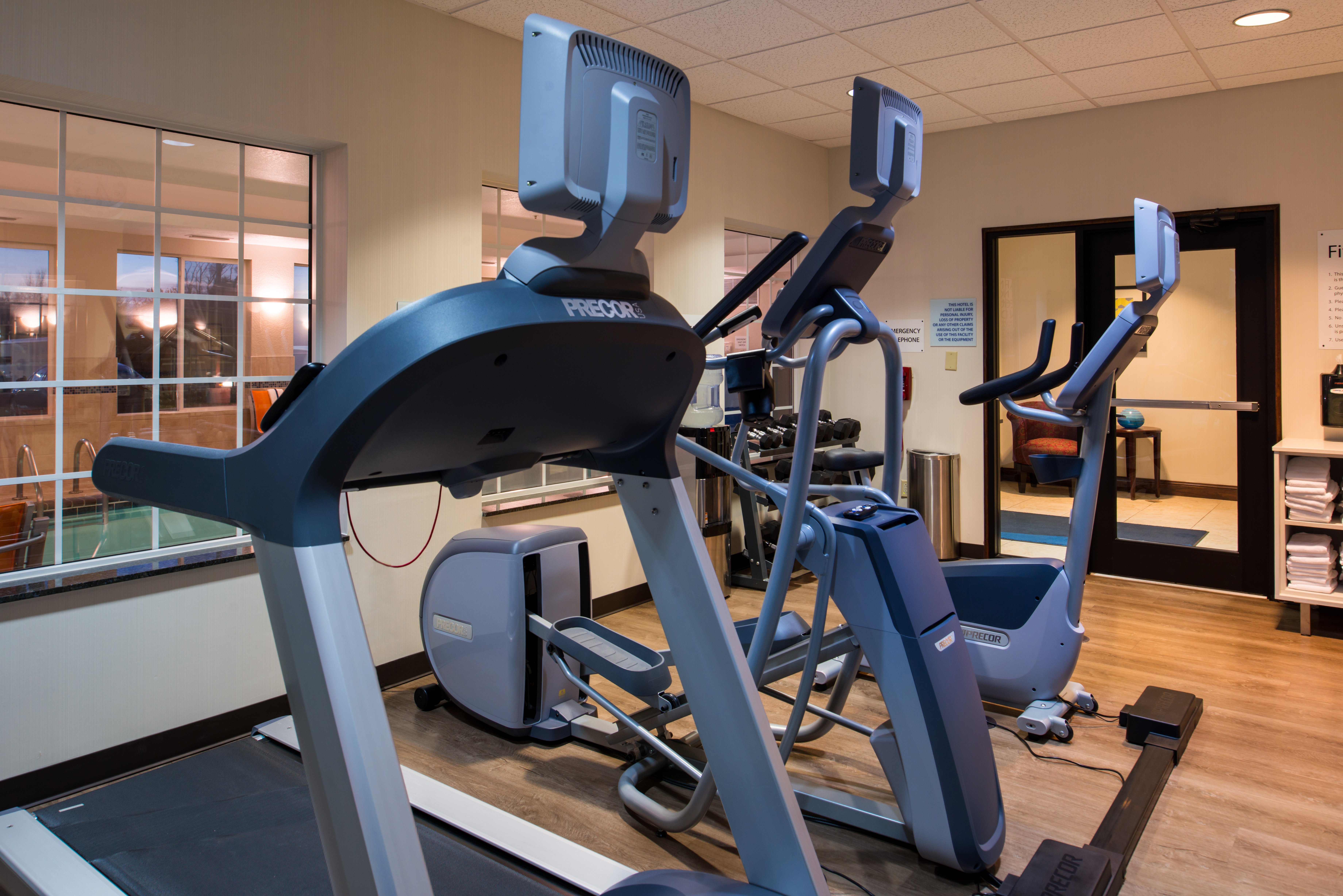Holiday Inn Express Hotel And Suites Pittsburg 34/73