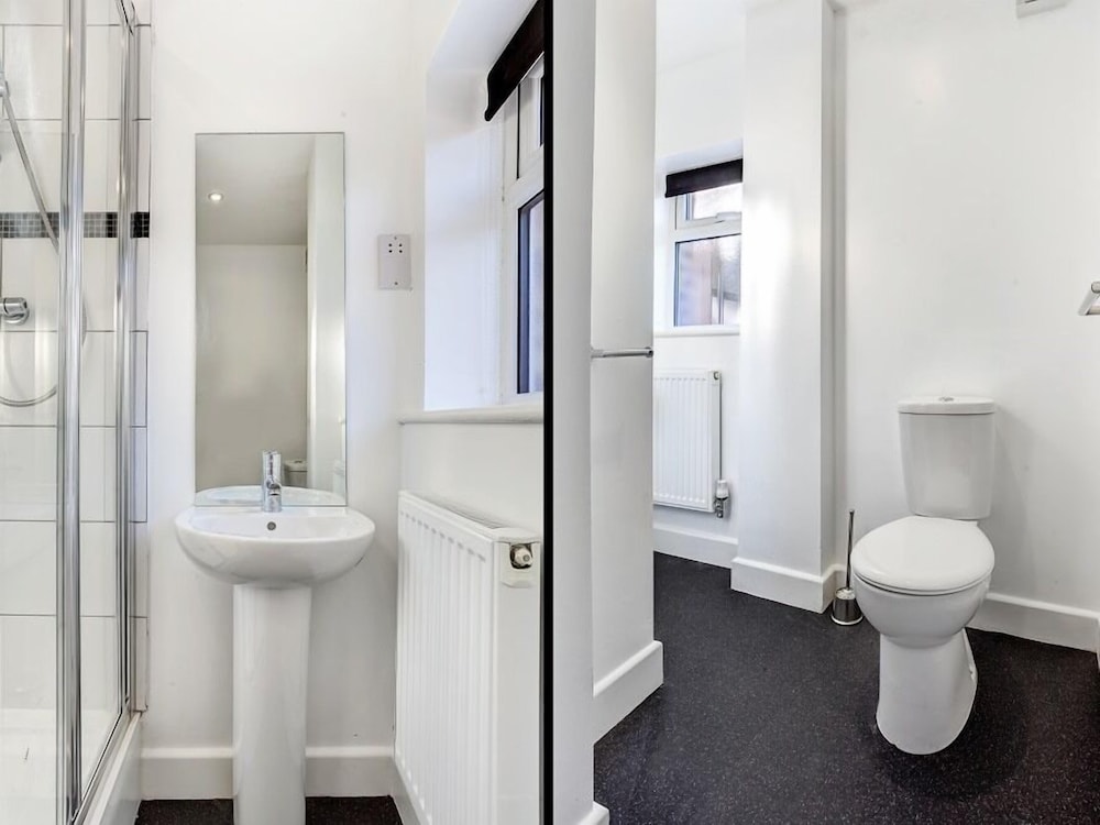 Townhouse Plus @ 166 Edleston Road Crewe 16/17