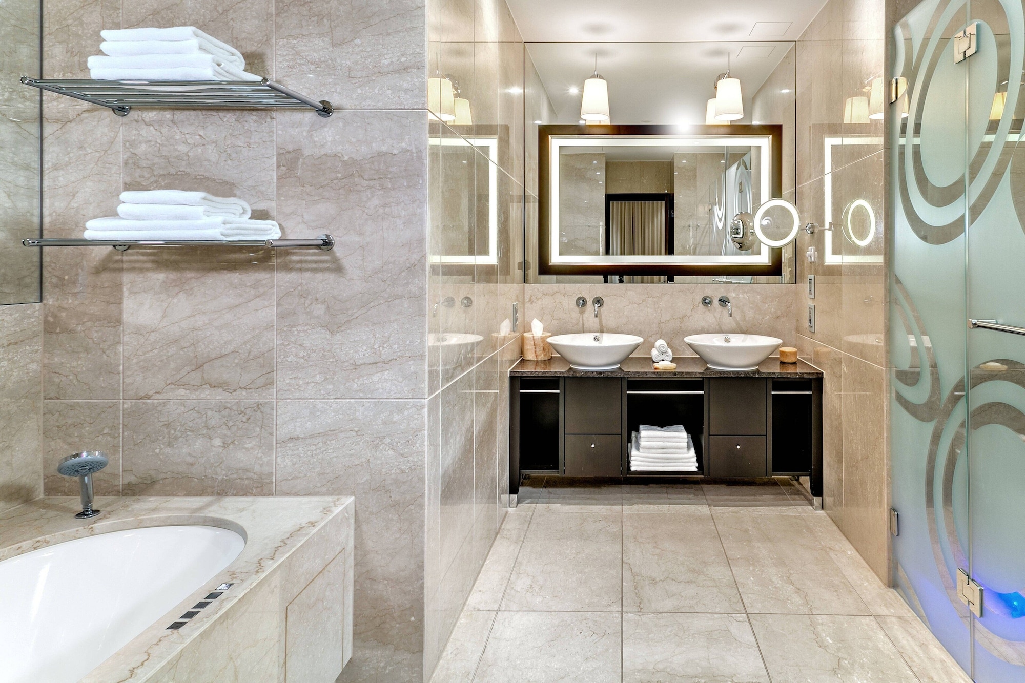جناح بسرير كينج، Grand Hotel River Park A Luxury Collection Hotel Bratislava 5/8