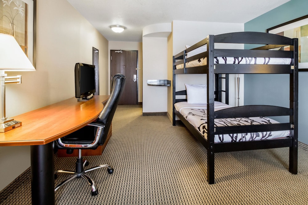 Sleep Inn & Suites Rapid City 26/35