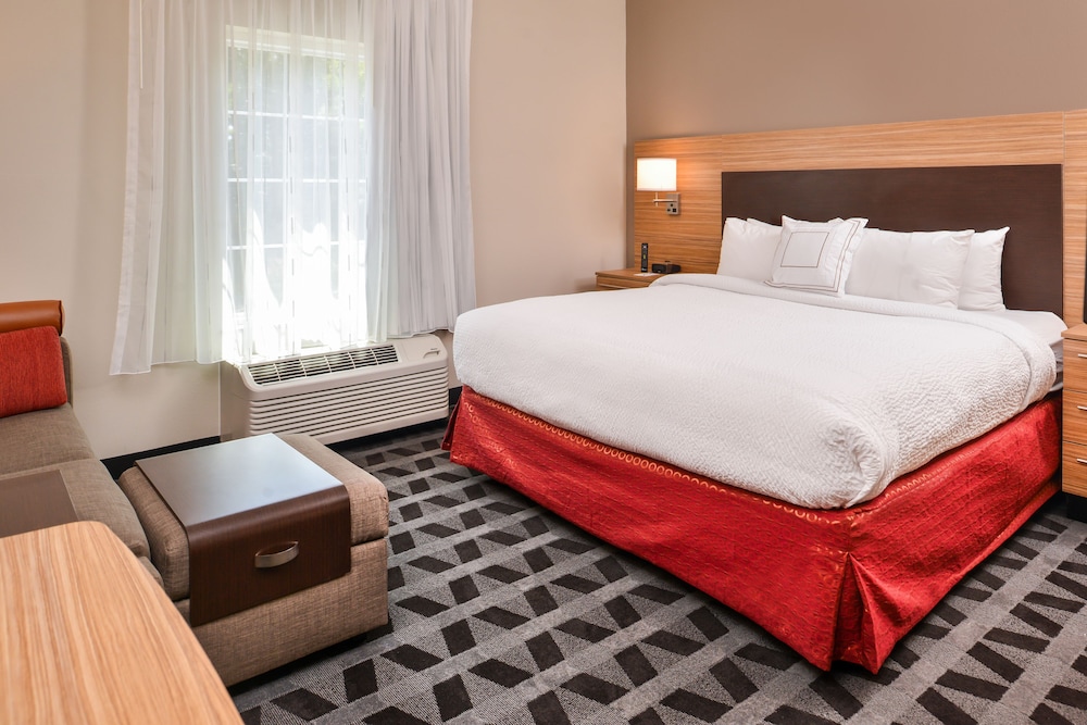 Towneplace Suites By Marriott Charleston-West Ashley 8/31