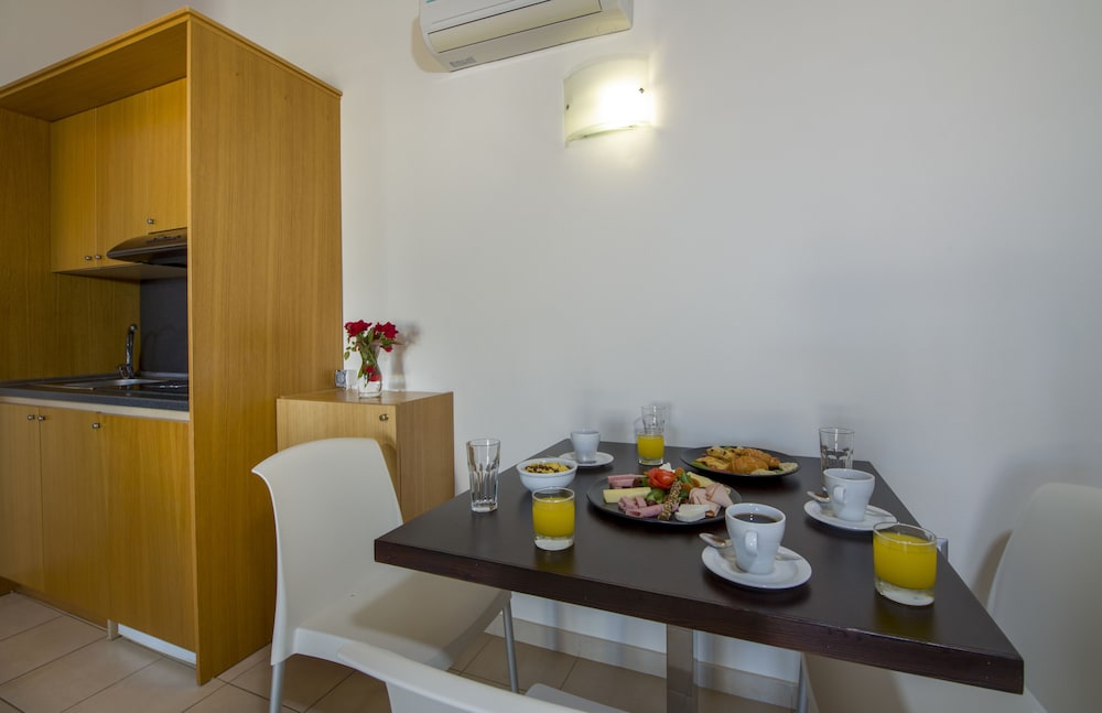 Isida Hotel 33/50