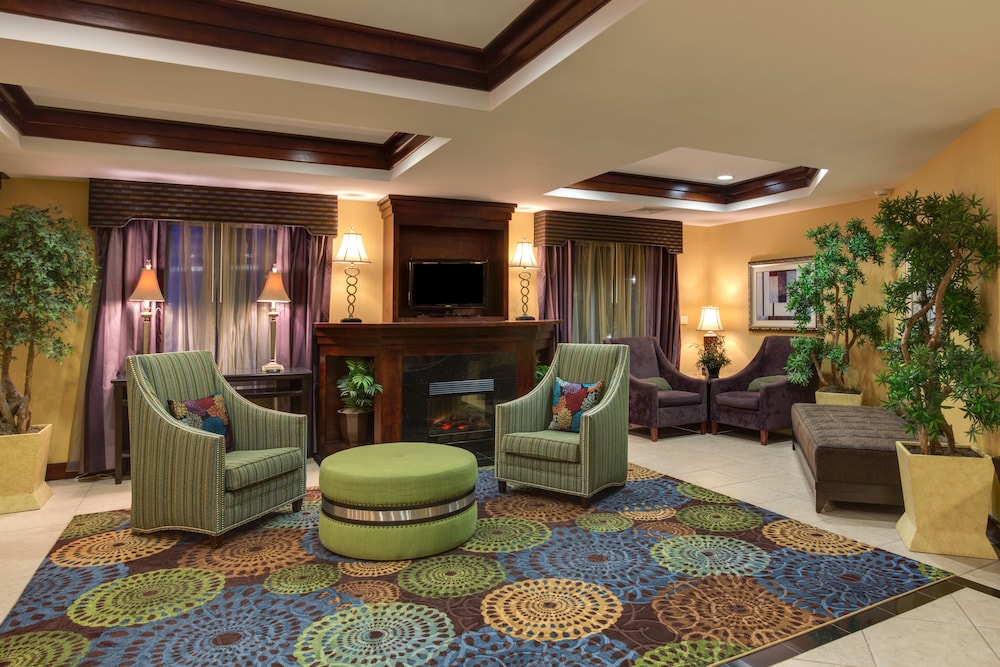 Holiday Inn Express & Suites Tower Center New Brunswick 26/39