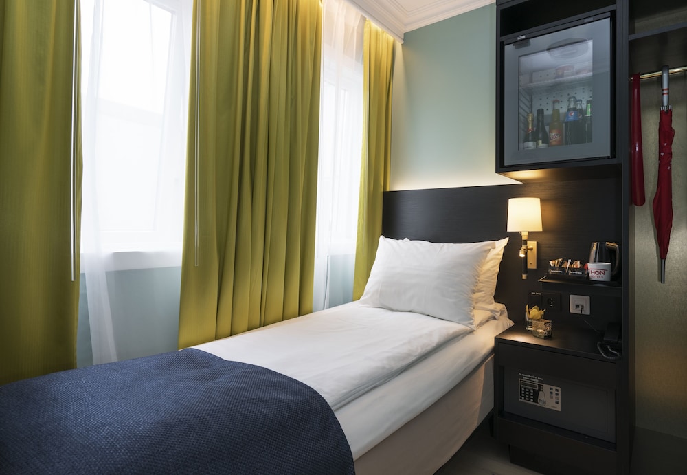 ROOM, SINGLE, SMALL