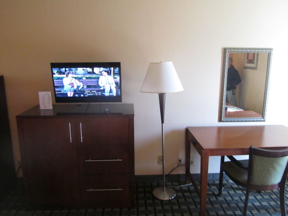 Executive Inn and Suites Wichita Falls 32/44